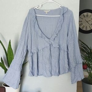 American Eagle XL baby blue flowy shirt